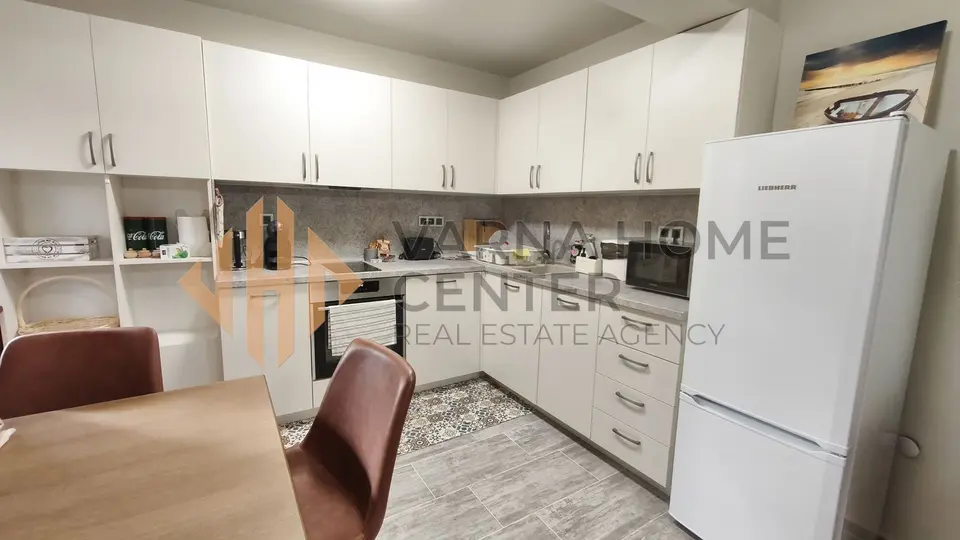 Brand new, extended studio apartment is available for rent, located in the central part of the Asparuhovo district. - 6